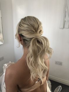 Bridesmaid Ponytail Medium Length, Leavers Hairstyles, Bridesmaid Hair For Strapless Dress, Ponytail Updo Short Hair, Maid Of Honor Hairstyles, Moh Hair, Maid Of Honor Hair, Ponytail Bridal Hair, Bridesmaid Ponytail