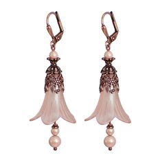 Pearlescent Pink Lucite Flower Earrings with Victorian Style - Etsy Финляндия Elegant Copper Beaded Earrings, Lucite Flower Earrings, Peachy Pink, Copper Plated, Antique Copper, Flower Earrings, Victorian Fashion, Copper, Dangle Drop Earrings