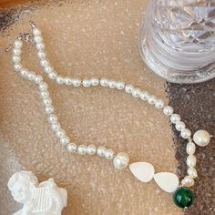 Fashion Element: Round Style: Retro Stylish Necklace, Style Retro, Shells, Necklaces, Stone