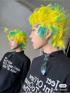 Unique Dyed Hair Color Trends, Dyed Pixie Cut, Dyed Hair Inspiration, Hair Inspiration Short, Photographie Portrait Inspiration, Punk Hair, Pretty Hair Color, Haircut And Color, Yellow Hair