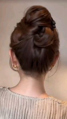 Summer hair bun style  | unique hair bun | Hair bun using ponytail | Classy Simple Updo Hairstyles, Messy Braid Short Hair, How To Do A Neat Bun, Very Long Hair Bun, Easy Hairstyle Bun, Easy Updos For Wedding, How To Use Hair Accessories, Hair Putups Styles, Hair Bun Tutorial Easy