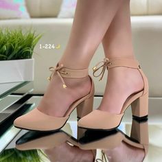 Shoes For Girls Stylish, Best Fall Shoes, Fall Shoes For Women, Elegant Shoes Heels, Sole Sisters, Pretty Sandals, Ladies Footwear, Fashion Shoes Heels, Shoes Heels Classy