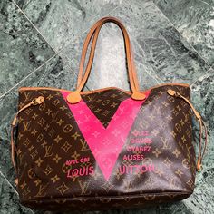 Louis Vuitton Pink V Neverfull. Used. Outside In Great Condition. No Marks And No Wear. Inside Does Have Staining. See Pics. Pink Neverfull Louis Vuitton, Louis Vuitton Purse Pink, Louis Vuitton Gm Neverfull, Louis Vuitton Neverfull Sizes, What’s In My Neverfull, Louis Vuitton Pink, Womens Tote Bags, Louis Vuitton Bag, Louis Vuitton