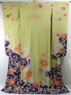 This is a vintage Susohiki worn by a Maiko. It is with refined 'Kaede' (maples) and water streams pattern that flows from the sleeve bottom to lower part of Susohiki. There are remaining of Sodeage & Kataage, so it was definitely worn by a Maiko. Japanese Textiles, Dance Performance, Japanese Kimono, Kimonos, Fabric Design