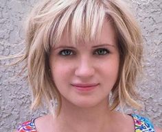 50 Best Medium Length Layered Haircuts in 2021 - Hair Adviser Choppy Bob Hairstyles With Bangs, Messy Blonde Bob, Choppy Bob With Bangs, Hot Hairstyles, Short Hair Cuts For Round Faces, Choppy Bob Hairstyles, Round Face Haircuts, Short Hair Styles For Round Faces