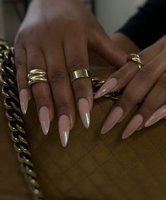 Fall nail for dark skin: Elegant Nude Stiletto Nails Glam Nails Designs Classy, Metallic Nails Design, Bridesmaids Nails, Chrome Nails Designs, Classy Acrylic Nails, Metallic Nails, Elegant Nails, Classy Nails, Chic Nails