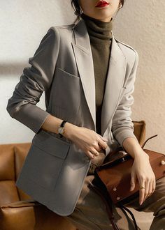 Grey Suit Jacket, Well Dressed Women, Elegant Dresses Classy, Langer Mantel, Coat Pocket, Short Jacket, Womens Fall, Well Dressed, Top Trends