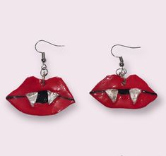 Red vampire Lips Earrings with shimmery Fangs handmade from polymer clay Halloween Beaded Jewelry, Vampire Lips, Halloween Beads, Earrings Handmade, Halloween Themes, Seed Beads, Jewelry Earrings Dangle, Beaded Jewelry, Etsy Earrings