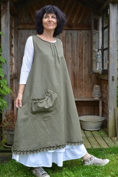 Maggy - L' armoire de blandine Granny Chic Fashion, Sundress Pattern, Куклы American Girl, Plus Size Vintage Dresses, Mode Boho, Romantic Outfit, Layering Outfits, Apron Dress, African Design Dresses