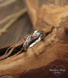 Stylish Engagement Rings, Unique Silver Rings, A Ladybug, Leaf Engagement Ring, Leaf Ring, Silver Wedding Rings