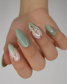 Green Nail Designs For Wedding, Nail Art In Green Colour, Green Color Nails Art Designs, Green September Nails, Green Nails Flower Design, Sage Green Nails For Wedding, September Nails Green, Green Color Nail Art, Sage Bridesmaid Nails