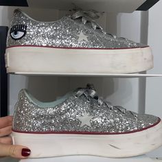 These Shoes Are So Gorgeous And Glittery. They Give A Nice Platform And They’re So Comfortable Bright Shoes, Women's Converse, Shoes Color, Womens Converse, Converse Shoes, Super Cool, Womens Shoes Sneakers, Converse, Shoes Sneakers