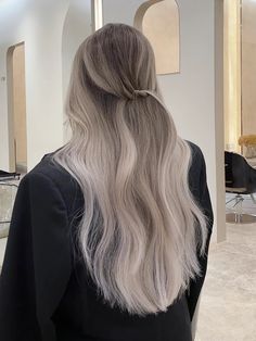 Ombre Vs Balayage Vs Sombre, White Blonde Balayage Dark Roots, Mushroom Balayage Blonde, Dark Roots Platinum Hair, Platinum Blonde Hair Asian, Blonde Ashy Hair, Icy Blonde Balayage Brunettes, Cool Ash Blonde Balayage, Mushroom Blonde Balayage