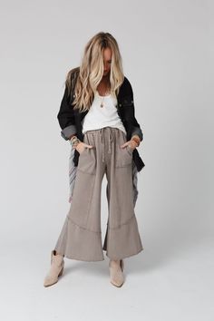 The ultimate comfy pants with the perfect boho style are the Feeling Good Wide Leg Pant! Never sacrifice style for comfort again because they feature: So comfy, mineral washed, terry knit fabric Wide leg silhouette High - rise, drawstring, elastic waistband Oversized, patch, side pockets Raw and exposed seam detailing throughout for added boho style Comfy and cute boho outfit pair with: Eye Of The Sun Padded Bralette, Lenny Off The Shoulder Top, Chantel Beaded Bracelet Set *Due to lighting and d Soft-washed Wide Leg Bottoms For Fall, Fall Soft-washed Wide Leg Bottoms, Stonewashed Relaxed Fit Bottoms For Spring, Bohemian Lounge Pants With Pockets, Bohemian Washed Bottoms For Spring, Bohemian Loungewear Pants With Pockets, Casual Stonewashed Wide Leg Bottoms, Casual Stonewashed Wide-leg Bottoms, Fall Washed Bottoms For Loungewear