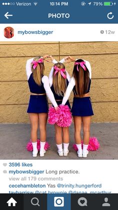 ❤️ Cheerleading Poses, Cheer Hacks, Cheer Team Pictures, Foto Best Friend, Cheer Photography, Cheerleading Photos, Cute Cheer Pictures, Cheers Photo, Cheer Camp