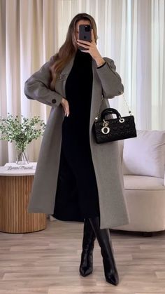 Female Lawyer Fashion, Old Money Winter, Lawyer Fashion, Lawyer Outfit, Luxury Photography, Stylish Winter Outfits, Casual Day Outfits, Classy Fashion