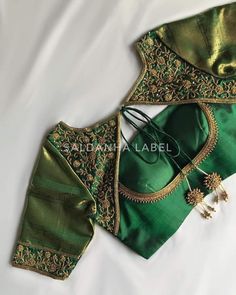 Knot Work Embroidery, Designer Blouse Ideas, Keep Me Stylish, Boat Neck Blouse Design, Blouse Designs Catalogue, Blouse Ideas, New Saree Blouse Designs