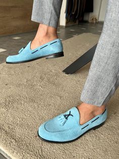 Shoes sole: Neolite Inner Lining: Calf Skin Lining Shoes Material: Suede Leather Available Size: 39-40-41-42-43-44 Package Include: Shoes