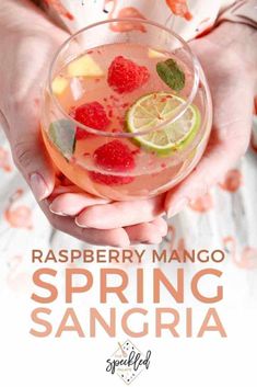 Want an easy pitcher drink to wow? This gorgeous Raspberry Mango White Wine Sangria recipe is perfect for outdoor entertaining. #EasyEntertaining #SpeckledPalate Party Food Ideas For Adults Entertaining, Spring Sangria, Sangria Summer, Party Food Ideas For Adults, Mango Sangria, Easy Sangria, Vodka Cranberry Cocktail, Spring Sweets, Raspberry Sangria