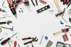 various tools are arranged in a circle on a white surface with the words macromageges above them