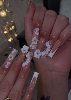 Long Nails 3d Flowers, Acrylic Nails Ideas With Flowers, Acrylic Nails With Rhinestones And 3d Flowers, Cute Nails Latina, Flower On Nails Acrylic, Quince Nails With Flowers, 3d Nail Designs Acrylics French Tips, Latina Nails White, Cute Latina Nails