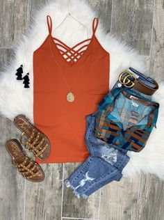 Orange Ideas, Casual Brunch Outfit, Saturday Vibes, Volkswagen Vans, Modest Casual Outfits, Wardrobe Tips, Flat Lays, Outfits Chic, Casual Work Outfit