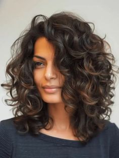 Business Professional Curly Hairstyles, Curly Long Bob, Fine Curly Hair Cuts, Curly Lob Haircut, Mid Length Curly Hair, Spring Haircuts, Curly Lob, Shoulder Length Curly Hair, Natural Curly Hair Cuts