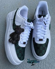 Custom Jeans Diy, Nike Girl, Instagram Money, Custom Shoes Men, Crocs Boots, Nike Air Force One, Shoes Hack, Tenis Nike