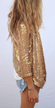 Gold jacket, a good way to sparkle through your day! Gold Sequin Jacket, Sequin Jacket, Outfit Trends, Fashion Mode, Street Styles