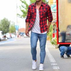 Shirt Layering Outfit Men, Layering Outfits Men, Shirt Layering Outfit, Fashion Catwalk, Mode Casual, Checkered Shirt