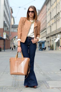 Dark Blue Jeans, Classy And Fabulous, Flared Jeans, Daily Look, Trouser Jeans, Wide Leg Jeans, Bell Bottoms, Flare Jeans, Wide Leg Pants