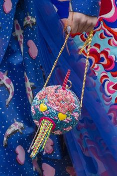 Kitsch Fashion, Novelty Handbags, Statement Handbag, Manish Arora, Vintage Industrial Furniture, Quirky Design, Manish, Fall 2018, Looks Style