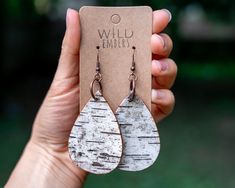 Handcrafted birch bark teardrop dangle earrings, locally foraged from nature's floor. Both front and back of the earring showcase its organic textures and natural wood grain. By nature, these earrings are lightweight and each pair unique. Finished with a copper colored hook to compliment the birch bark grain. Art Jewelry Earrings, Organic Textures, Earrings Nature, Earrings Wood, Teardrop Dangle Earrings, Forest Floor, Birch Bark, Made Jewelry, Lightweight Earrings