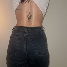 Snake Down Spine Tattoo, Snake Spine Tattoo Design, Womens Snake Tattoo Back, Elegant Snake Tattoos For Women, Back Tattoo Women Lower Spine, Small Snake Back Tattoo, Snake Spine Tattoo Women, Snake Tattoo On Back Women, Snake Spinal Tattoo Women