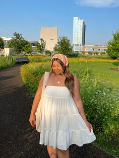 Curvy Outfits Summer Dresses, Sundress Outfit Midsize, European Summer Plus Size, Mamma Mia Outfits Plus Size, Midsized Girls Outfits Summer, Italy Summer Outfits Curvy, Plus Size European Summer Outfits, Beach Aesthetic Plus Size, Hot Weather Outfits Midsize