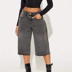 Never Worn Too Small Black Wide Leg Bottoms With Frayed Hem, Fall Mid-rise Black Shorts, Fall Black Mid-rise Shorts, Casual Black Bottoms With Frayed Hem, High Rise Black Shorts For Fall, Black Bottoms With Frayed Hem For Spring, Spring Black Bottoms With Frayed Hem, Fashion Nova Shorts, Shorts Black