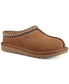 Help keep tiny toes warm and cozy in the effortless slip-on design and plush UGGpure wool of the Tasman Ii slippers from Ugg. Ugg Tasman Slippers, Slippers Online, Waterproof Sneakers, Ugg Tasman, Clog Slippers, Kids Slippers, Kids Uggs, Boys Boots, Boots And Sneakers