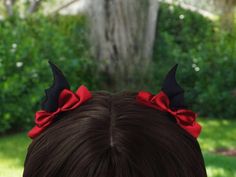 Fly into spooky season in style with these adorable bat wing hair clips, accented with bold red bows! These clips are a fun and unique accessory, perfect for adding a touch of gothic charm to your Halloween outfits or everyday look. The black bat wings and red bows make for a striking combination that's cute and spooky. 🦇✨ Wing Hair Clips, Decorative Hair Clips, Halloween Accessories Hair, Fruit Bat, Hairstyle Inspo, Halloween Costume Accessories, Bat Wing, Theme Halloween, Halloween Hair