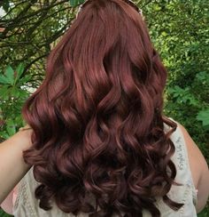 Dark Auburn Curly Hair, Temp Haircut, Aesthetic Outfit Ideas Winter, Aesthetic Pictures Wallpaper, Asthetic Picture Wallpaper, Outfit Ideas Winter, Red Hair Inspo, Asthetic Picture