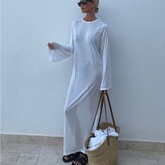 Josefine Hj X Na-Kd | Flowy Open Back Maxi Dress In White. Never Worn. Maxi Dress White, Open Back Maxi Dress, Komplette Outfits, Wide Sleeves, White Maxi Dresses, Na Kd, Dress White, Stretchy Material, Spring Summer Fashion