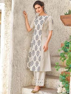 Long Kurta Designs, Printed Kurti Designs, Design Kurta, Silk Kurti Designs, Indian Kurti Designs, New Kurti, Latest Kurti