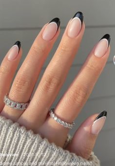 White Nail Black Tip, French Manicure With Black Line, Short Small Nails Ideas Almond, White With Black French Tip Nails, White French Tip Diamond Nails, Navy French Manicure, White Nails With Black Designs Simple, Black French Tip With White Line, Almond Shape Birthday Nails