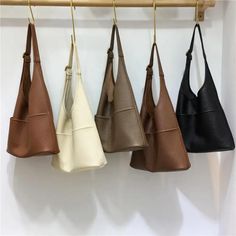 Product information:
Style: shoulder bag
Color classification: black, brown, coffee, beige, mud
Texture: PU
Texture technique: soft surface
Bag-wearing way: one-shoulder portable
Size: length 28, height 25, thickness 9CM Texture