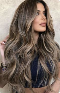 New Fall Hair Colors 2022 Brunette, Long Brunette Balayage Hair, Haircolor Ideas 2022, Burnette For Fall, Fall Hair Colors For Blondes Caramel, Hair Color Ideas 2022 Fall, Fall Hair Colors For Blondes 2022, Hair Color Ideas For Brunettes Fall, Fall Hair Colors 2022 Trends Blonde