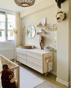 Commode gemaakt van Ivar ladekasten Crib Storage, Baby Inspiration, Baby Bedroom, Space Saving Furniture