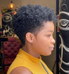 Short Tapered 4C Hairstyle Hairstyles For Afro Hair, Tapered Haircut For Women, Natural Haircuts, Short Hair Styles African American, Shaved Side