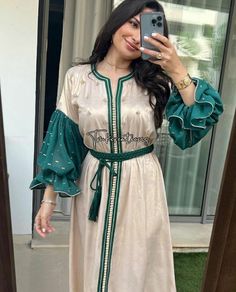 Caftan Simple, Morrocan Fashion, Linen Style Fashion, Moroccan Clothing, Kaftan Designs, Moroccan Fashion, Mode Abaya, Moroccan Dress, Modesty Fashion