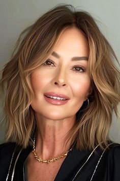 35 Stunning Medium-Length Hairstyles with Bangs - The Hairstyle Edit Modern Prom, Medium Length Hairstyles For Women, Prom Hair Styles, Corte Bob