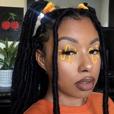 Beginner Graphic Eyeliner, Mua Photoshoot Ideas, Eyeliner Art, Eye Makeup Inspo, Mod Makeup, Funky Makeup, Cute Eye Makeup, Makeup For Black Skin