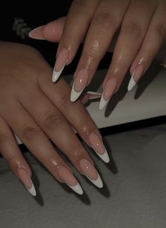 Baddie Almond Nails White, Silvester Nails, Long Oval Nails, Unghie Sfumate, Kutek Disney, Makijaż Smokey Eye, Almond Acrylic Nails, Pink Acrylic Nails, Oval Nails